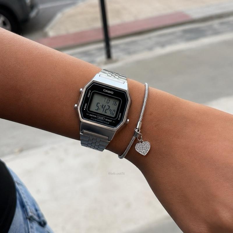 Pulseira Snake com Coração vista de perto
