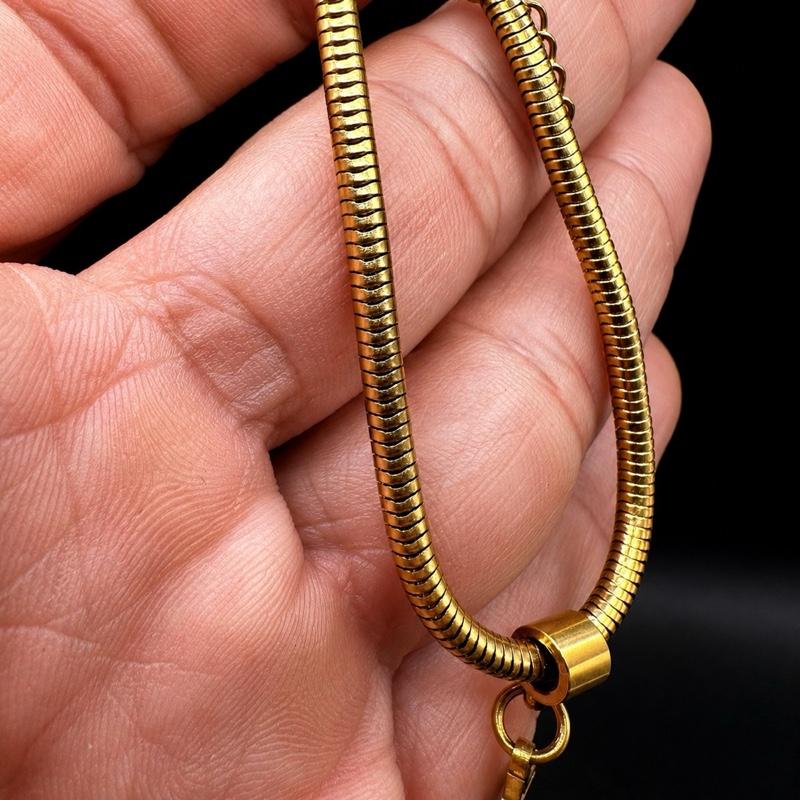 Pulseira Berloque Cruz em Aço Inoxidável